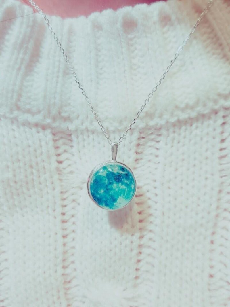 Navy Moon Necklace (Peace) - SexyBling