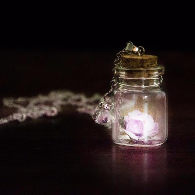 Glow In The Dark Flower Pendant - SexyBling