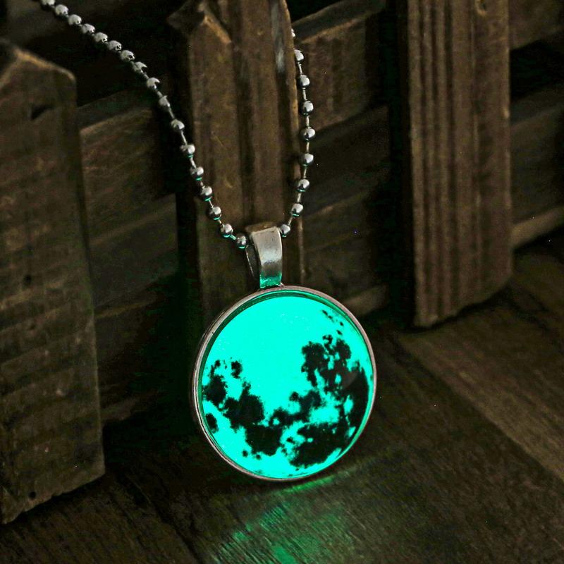 Glow In The Dark Moon Pendant - SexyBling
