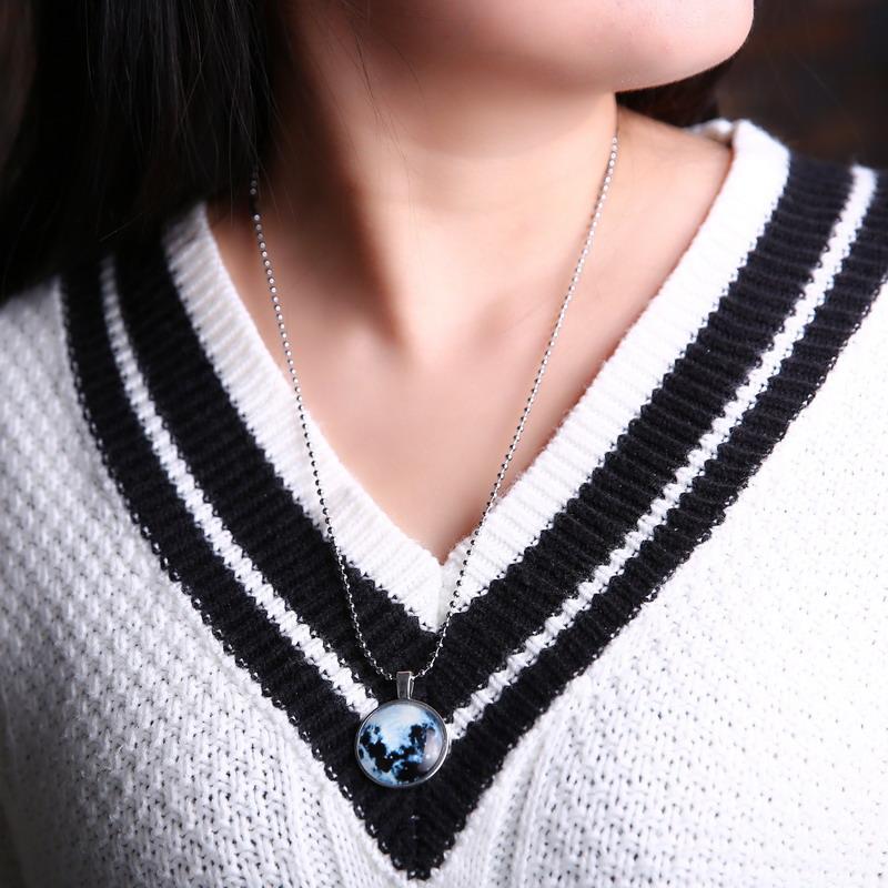 Glow In The Dark Moon Pendant - SexyBling