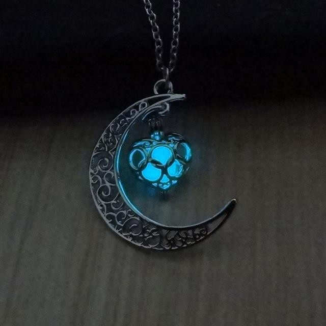 Glow in the dark Crescent Moon & Heart Necklace - SexyBling