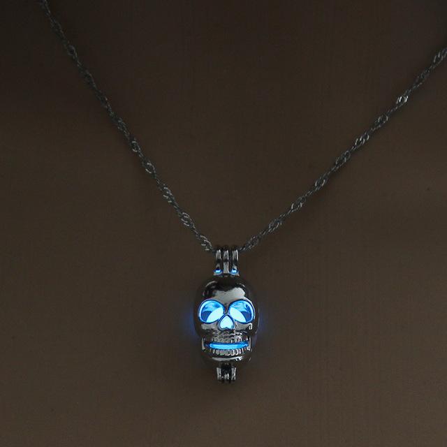 Skull Glow In The Dark Necklace