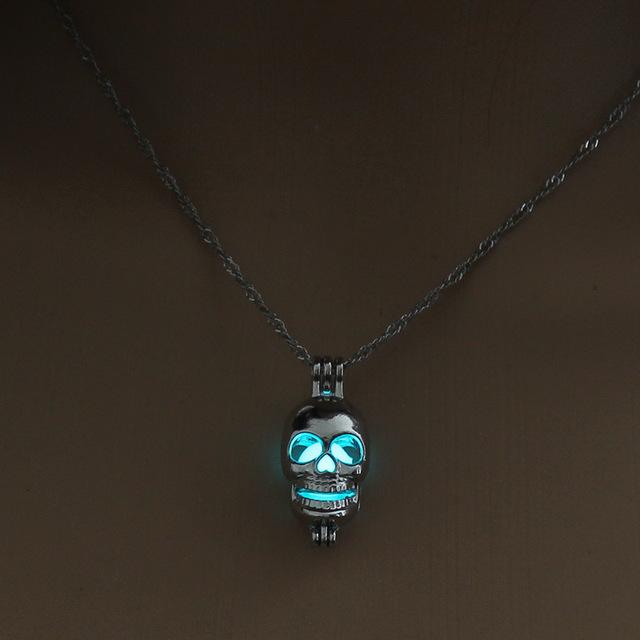 Skull Glow In The Dark Necklace