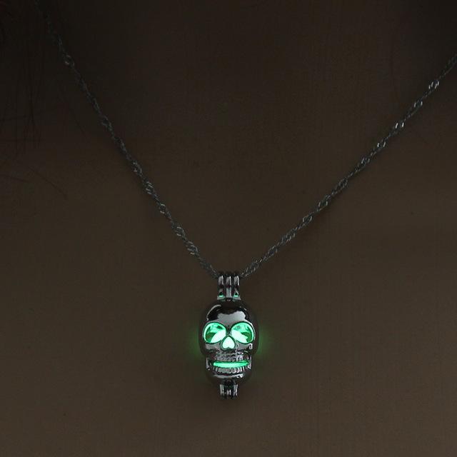 Skull Glow In The Dark Necklace